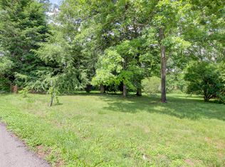 935 Circle Dr, Clarksville, TN 37043