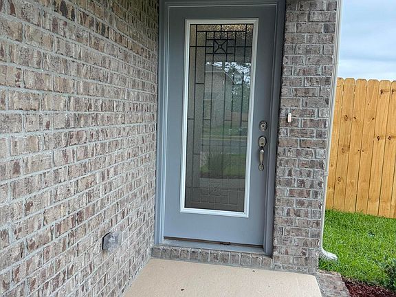 2nd image of 199 Ridgeway Cir