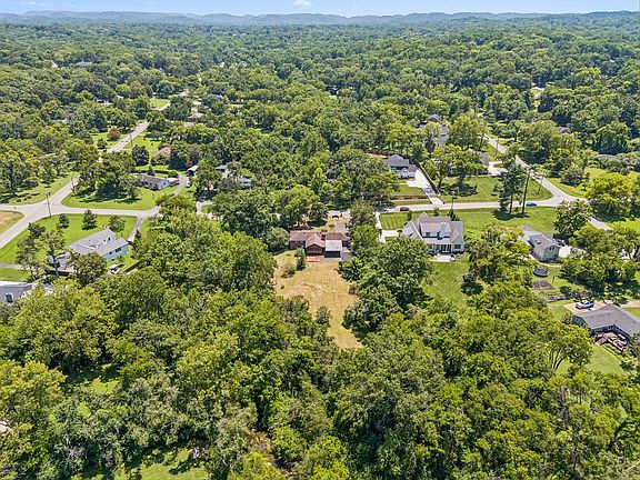 5th image of 725 Newberry Rd