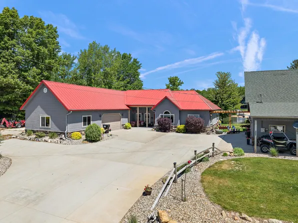 8662 W Edgewood Rd, Mears, MI 49436