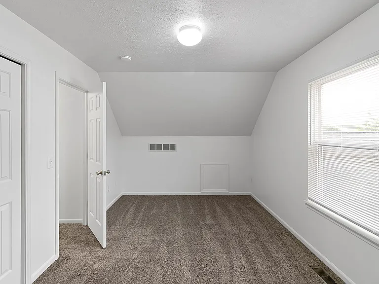 711 Cattail Ln — Photo 16