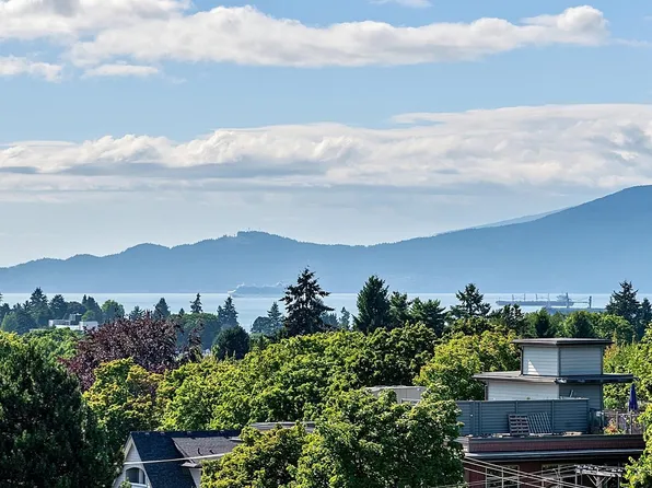 2228 Broadway W #710, Vancouver, BC V6K 0B1