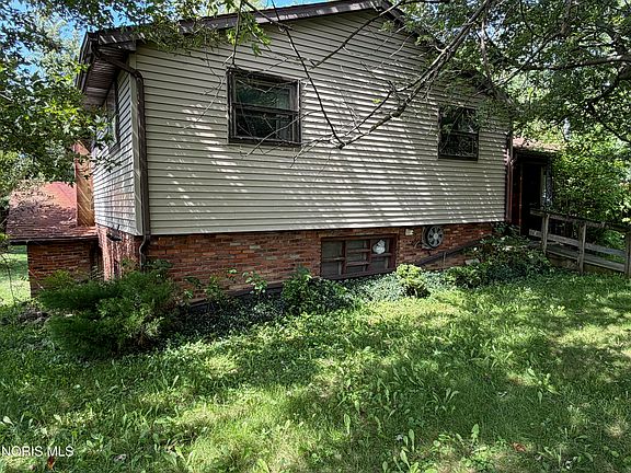 4th image of 1995 Riverview Dr