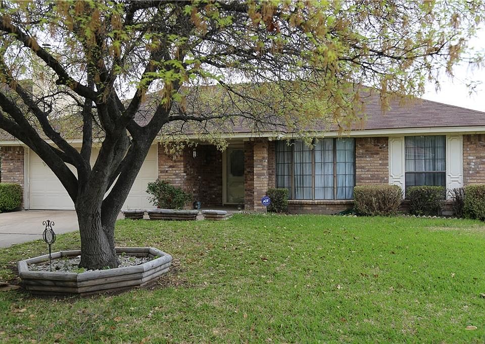 1st image of 2426 Channing Dr