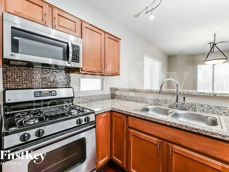 10828 Avenzano St — Photo 8
