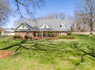 29 Daves Rd, Mooresboro, NC 28114