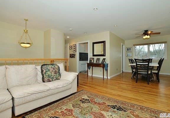 4th image of 25 Mulberry Dr