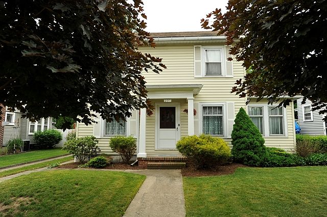 1st image of 237 Chapman Pl