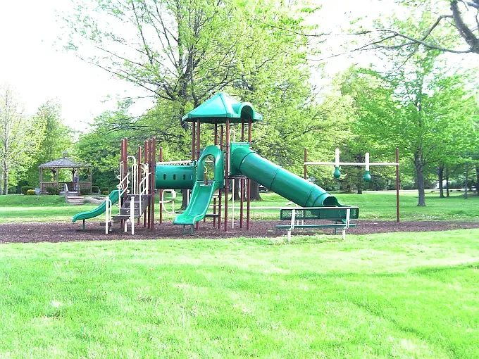 Chestnut Lake Apartments — Photo 7