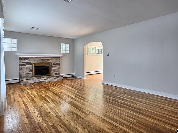 4th image of 242 Westover Dr