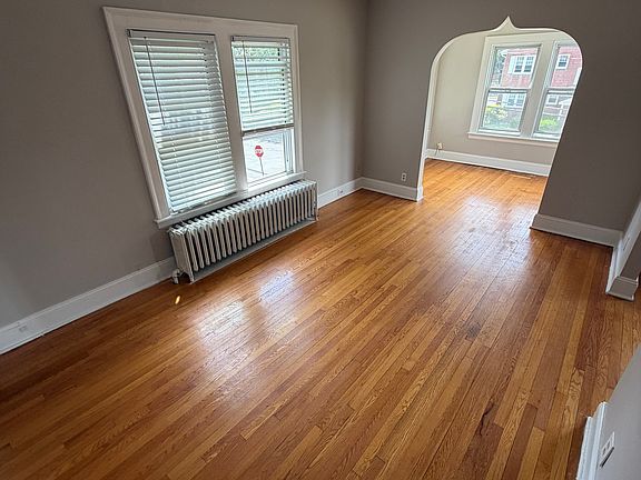 3rd image of 121 Cambridge St #121