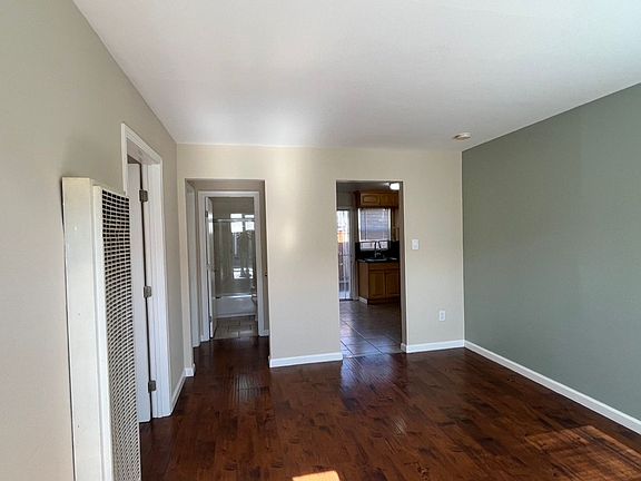 5th image of 120 & 126 Redwood Ave #120-4
