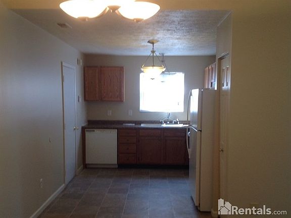 4th image of 5902 Cedar Lake Dr