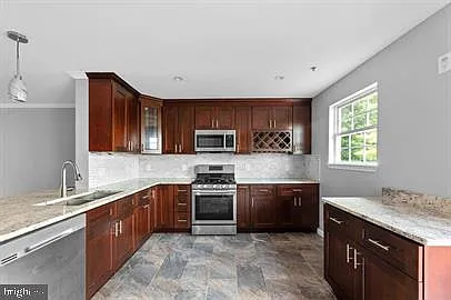 10907 Daniel Sim Ct — Photo 7