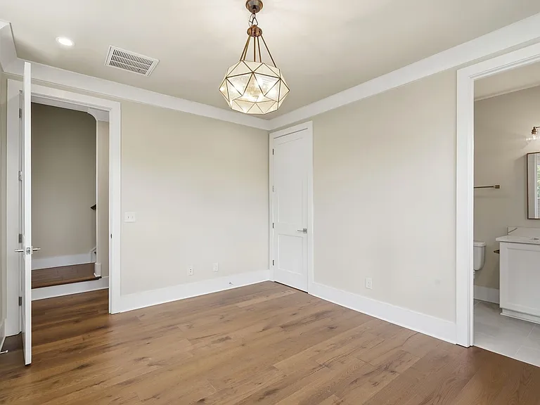 2428 Runnymede Ln — Photo 46