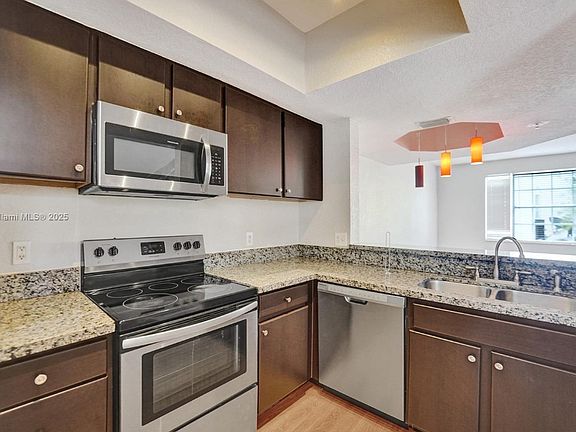 3rd image of 781 SW 148th Ave #1514R