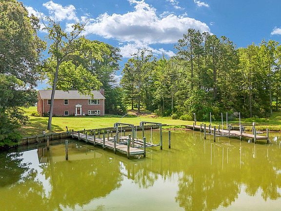 5th image of 279 Harbor Dr