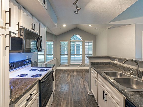 3rd image of 2200 Panther Trl APT 207