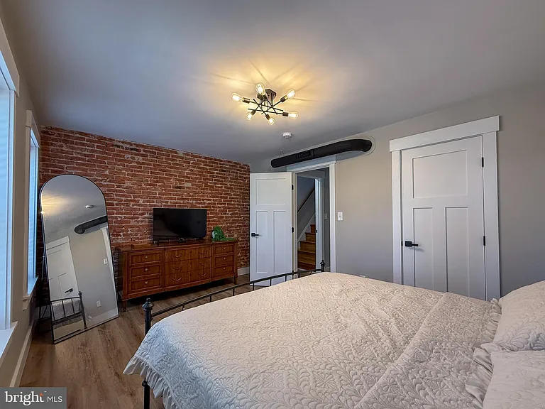 521 Locust St — Photo 27