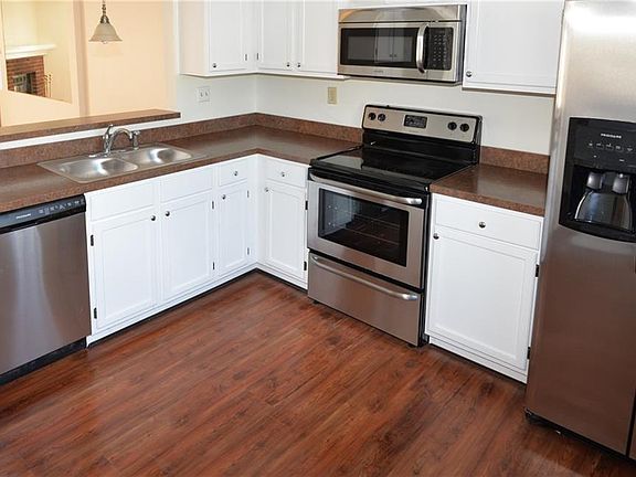 4th image of 812 Christa Ct