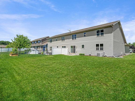 2nd image of 609 Creekview Ln