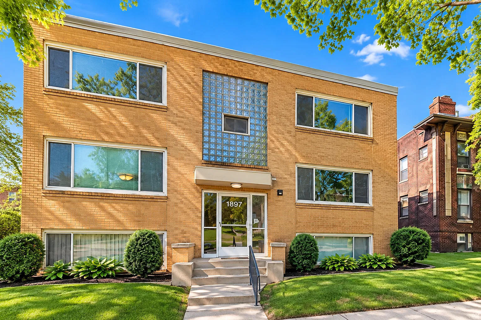 1 bed, $1,059 — Photo 4