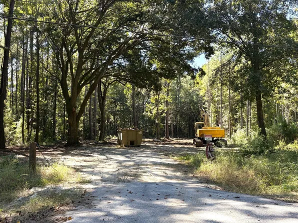 905 Toby Rd, Mc Clellanville, SC 29458