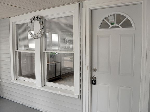 5th image of 1108 Dickinson St SE