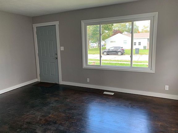 2nd image of 4614 Meadow Ln