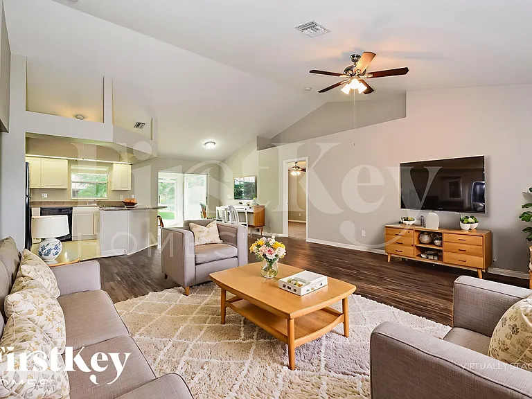 3619 NW 41st Ln — Photo 4