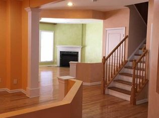 112 Scarlet Oak Ln, Paramus, NJ 07652