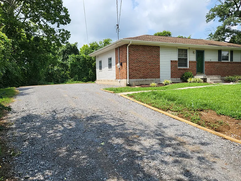 4833 Hopedale Dr — Photo 3