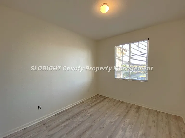 1654 Belmont Ct — Photo 9