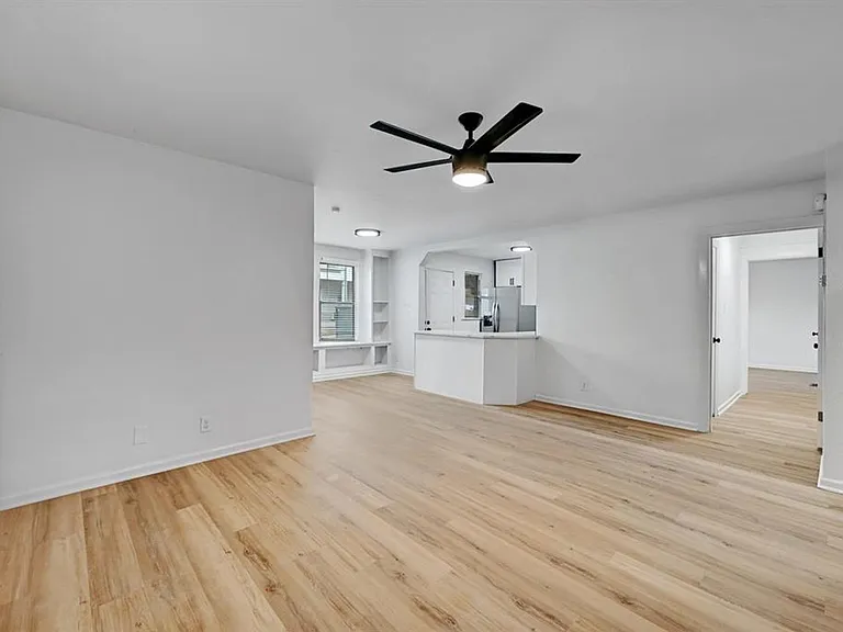 2305 Longview St — Photo 5