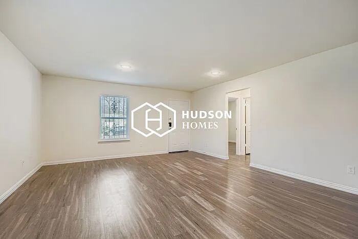 4750 Burma Rd — Photo 3