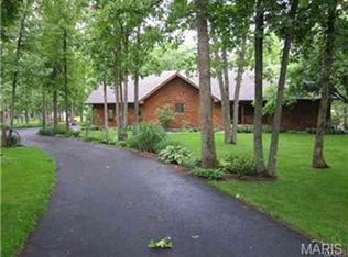 24347 Pine Tree Dr, Lebanon, MO 65536