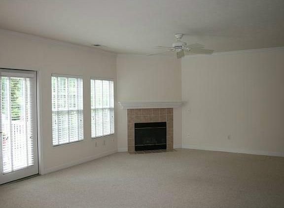 3rd image of 1684 N Vista Dr #C