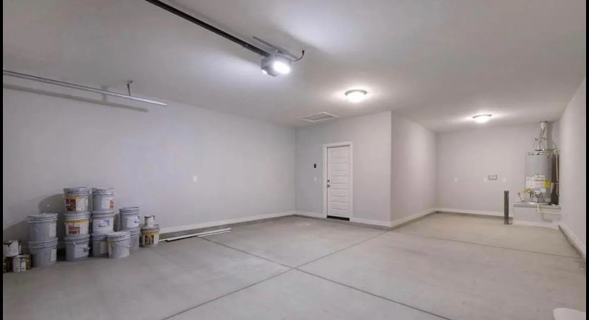 4 bed, 2342 sqft, $3,150 — Photo 3