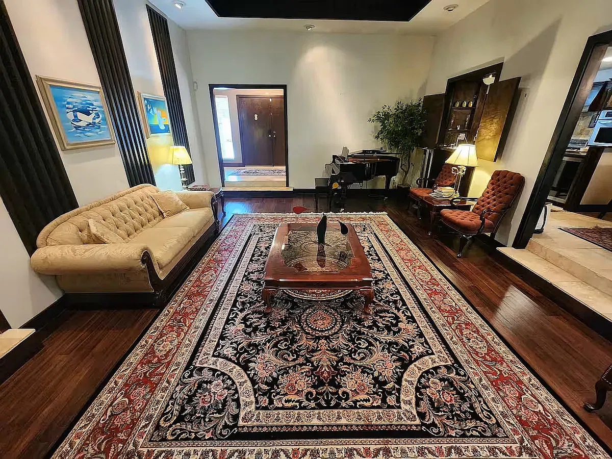 3 bed, 2400 sqft, $2,400 — Photo 4