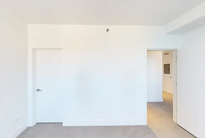 Shoreland — Photo 153