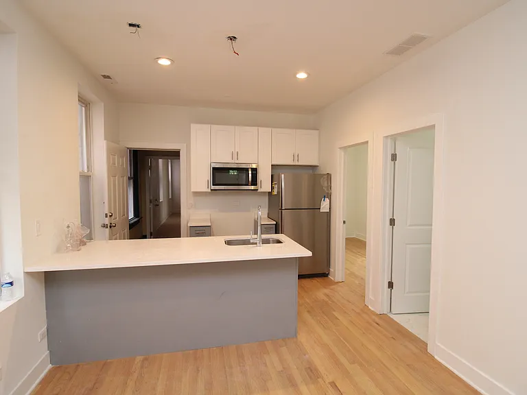 1544 N Bosworth Ave #2F — Photo 2