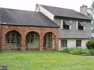 3271 Oak Rd, Huntingdon Valley, PA 19006