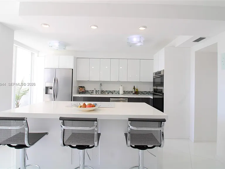 3600 Mystic Pointe Dr #1115 — Photo 13