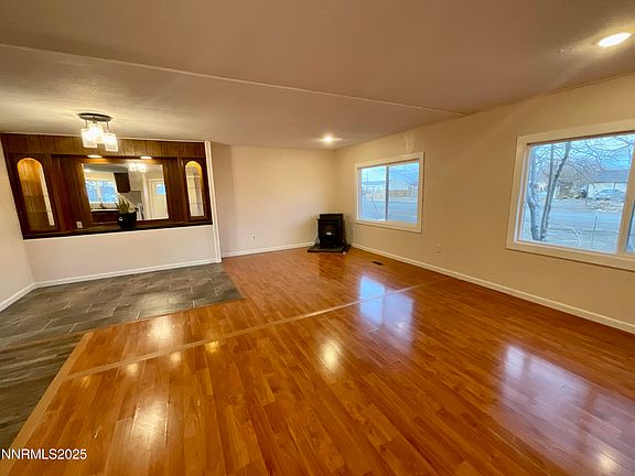 4th image of 2735 Toiyabe St