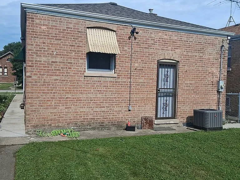 14321 Wallace Ave — Photo 6