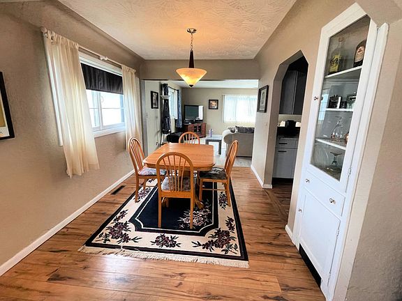 5th image of 325 Bignell St