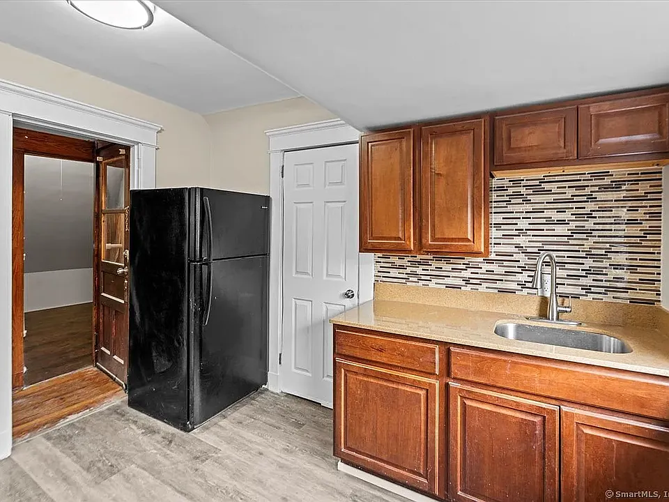 Apt 3 - kitchen
