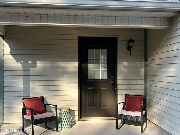 3rd image of 1185 Holden Rd