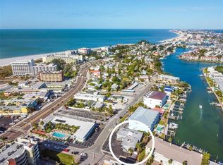11701 1st St E APT 1, Treasure Island, FL 33706