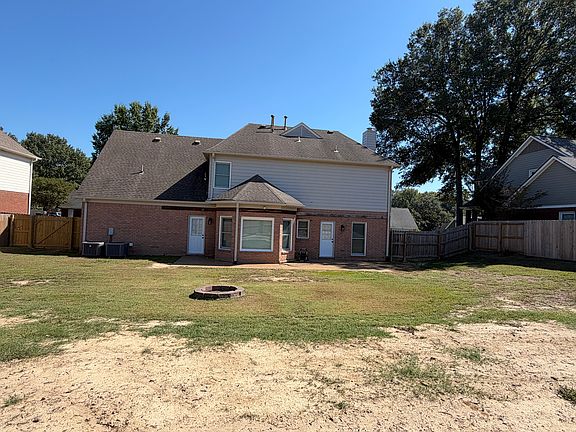 3rd image of 1047 Heather Lake Dr